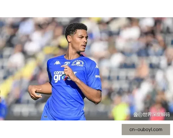 西汉姆转会消息泄露球员现身确认