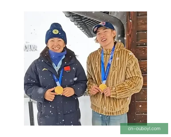 冠军作答泪洒台前徐梦桃苏翊鸣